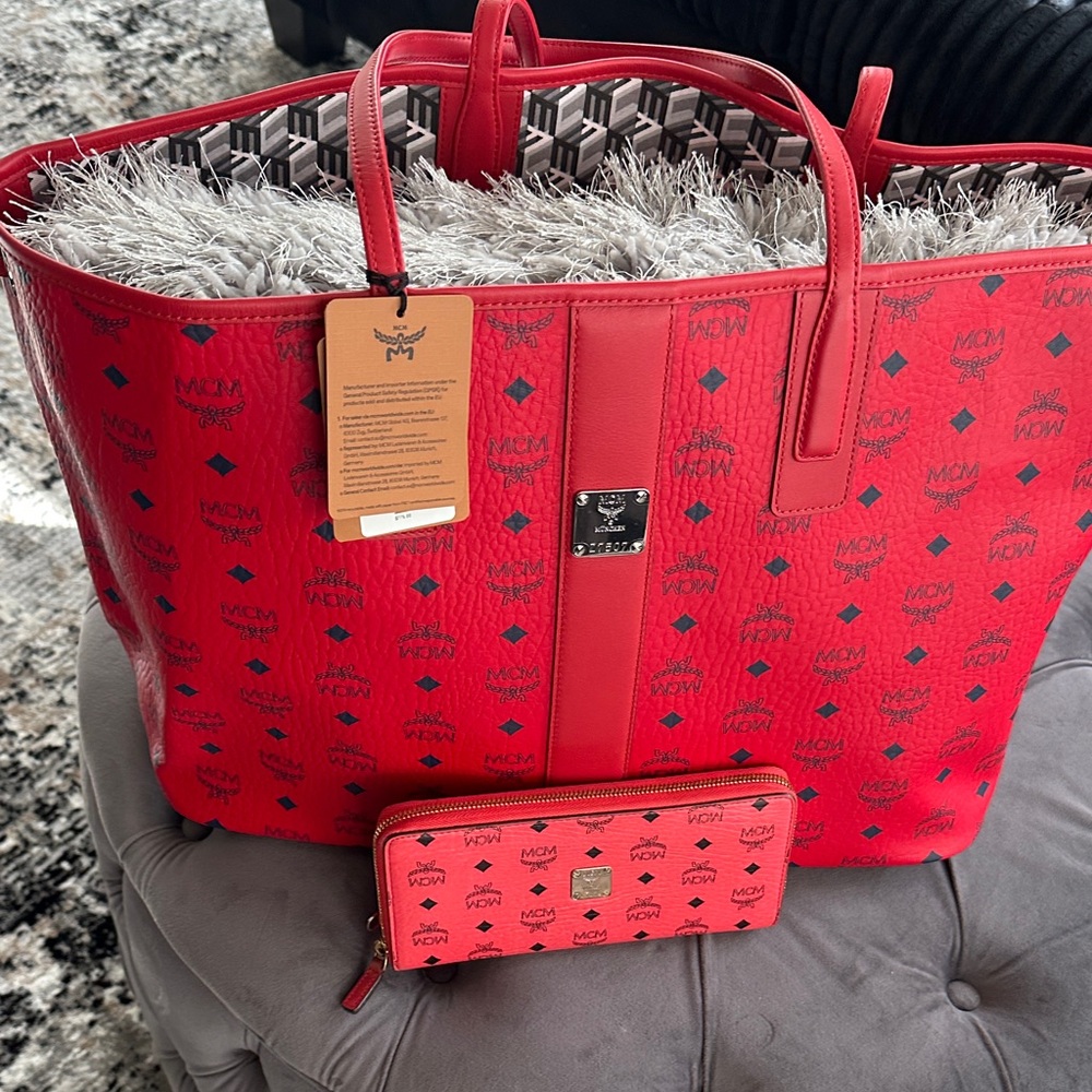 MCM Red and Black Women's Tote Bag - Picture 6 of 9
